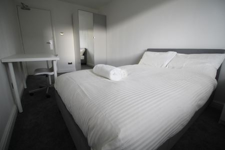 Flat 75, Samara Plaza, LS2 9DU, Leeds - Photo 2