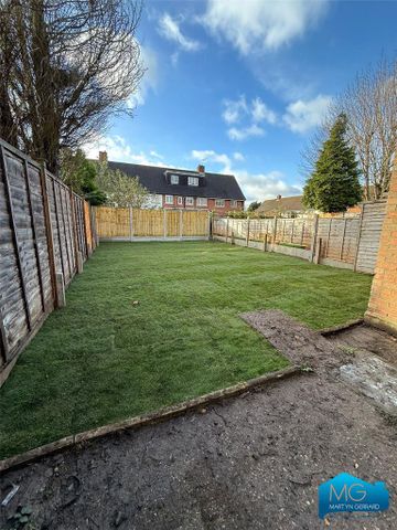 3 bedroom terraced house to rent - Photo 3