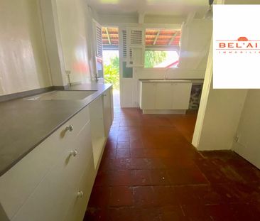 Location Maison 7 pièces 188m² LE LAMENTIN 97232 - Photo 2