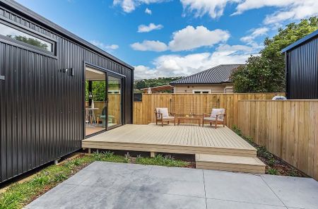 One-bedroom stand-alone townhouse with carpark - Photo 2