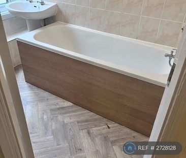 1 bedroom in a flat share to rent - Photo 5