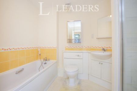 1 bedroom flat to rent - Photo 3