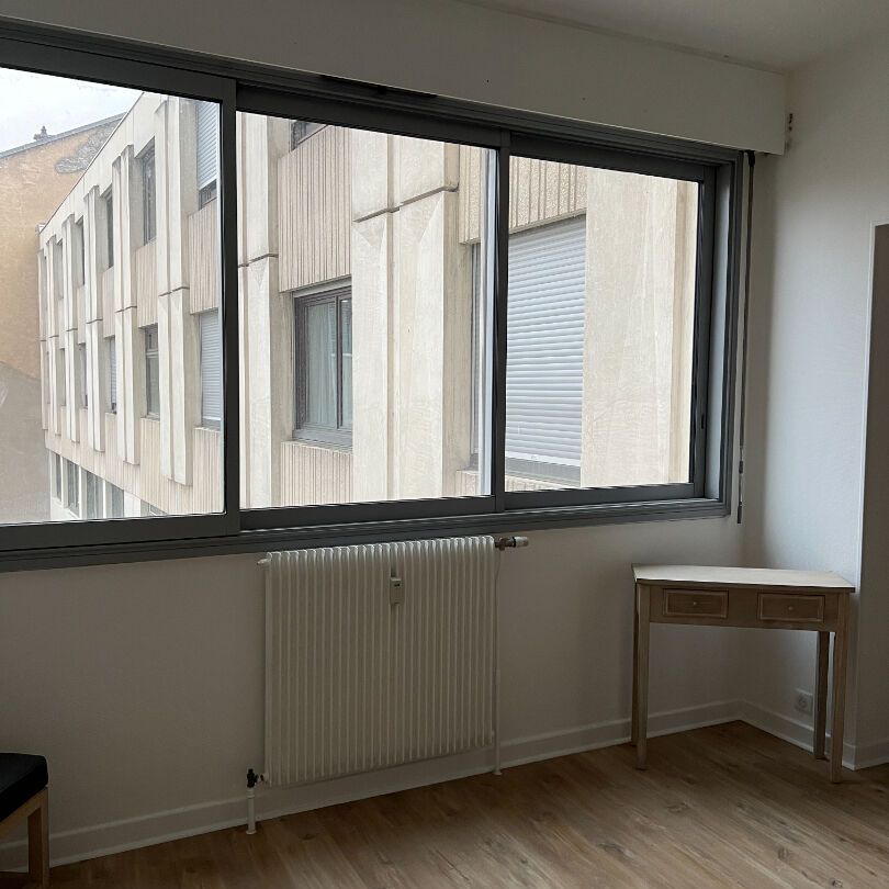 Location Appartement 1 pièce 40m² - Photo 1