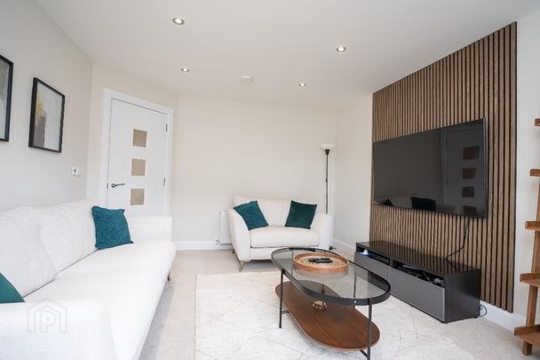 72 The Demesne, Hillsborough Road, Carryduff, BT8 8GU - Photo 1