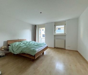 Arrive and feel good: Bright 3.5-room apartment in Felsberg - Photo 2