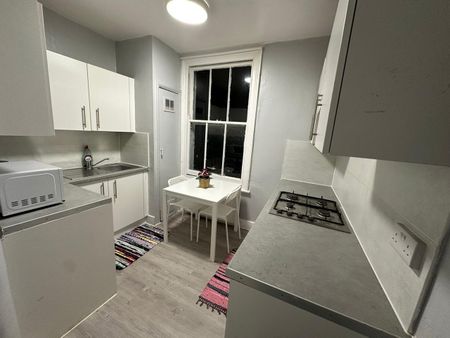 Room in a Shared Flat, High Road, N15 - Photo 4