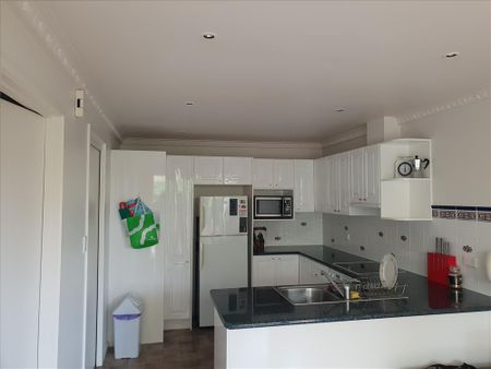 Hampton East - Photo 5