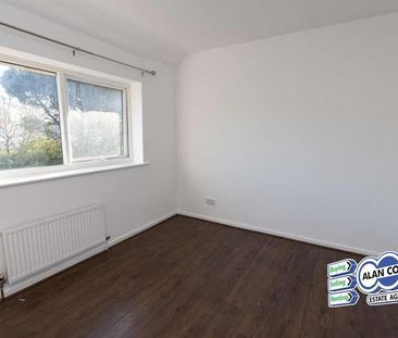 Sandringham Green, Alwoodley, LS17 - Photo 4