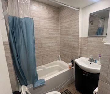 4 1/2 Face Station Métro - Photo 1