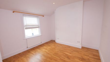 122 Prestbury Road, CHELTENHAM GL522DP - Photo 4