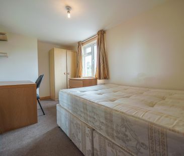 Blenheim Gardens - Photo 4