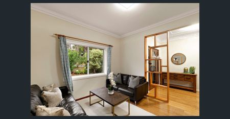 Spacious Family Home - Photo 3