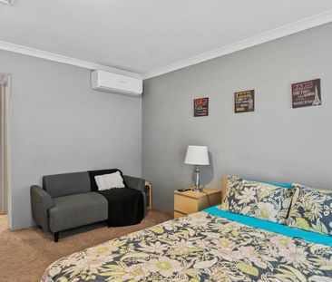 Furnished Family Home with Solar Panels, Battery Storage & Premium ... - Photo 6