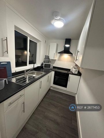 1 bedroom in a house share to rent - Photo 4