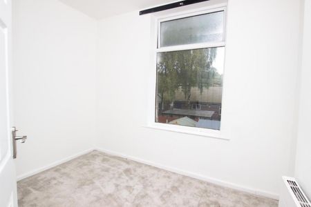 2 bedroom House To Let - Photo 2