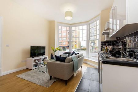 2 bedroom flat to rent - Photo 3