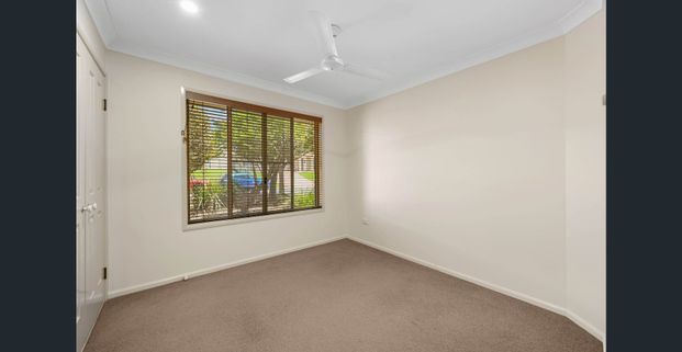 Fantastic Family Home in Ultra Convenient Location! - Photo 1