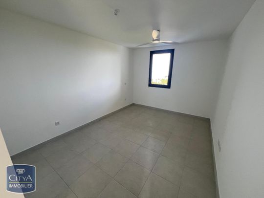 Location Appartement 3 pièces 65m² LE TAMPON 97430 - Photo 1