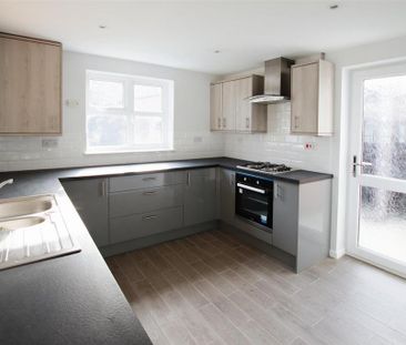 2 bedroom detached bungalow to rent - Photo 4