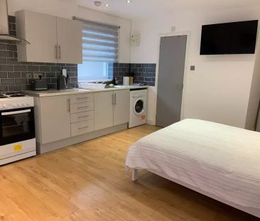 Studio to rent - Photo 4