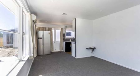 Lovely 3-bedroom family home. - Photo 2