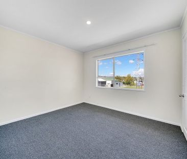 Affordable - 3 Bedroom, Fully Renovated - Photo 3