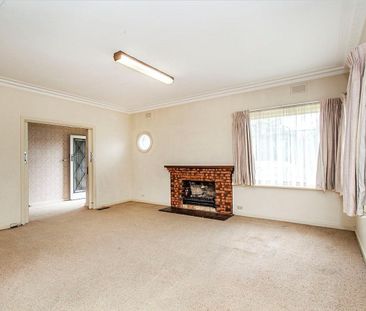 379 Stephensons Road, Mount Waverley - Photo 1