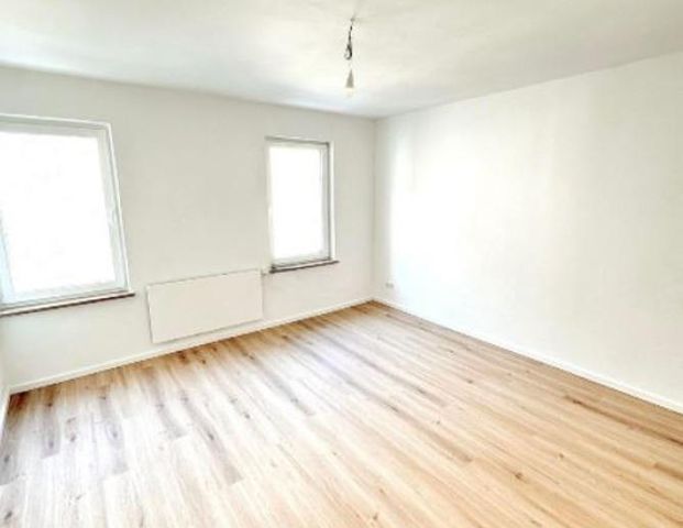 3 Zimmer Wohnung mit Einbauküche in Wandsbek - Foto 1