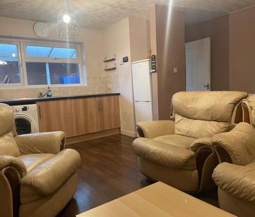 2 bedroom semi-detached bungalow to rent - Photo 1