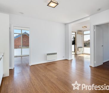 9/11 Bluff Avenue, Elwood VIC 3184 - Apartment For Rent | Domain - Photo 2