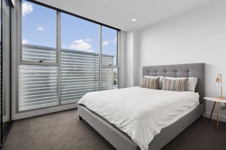 Luxury Furnished Residence with Spectacular Terrace & Park Views - Photo 5