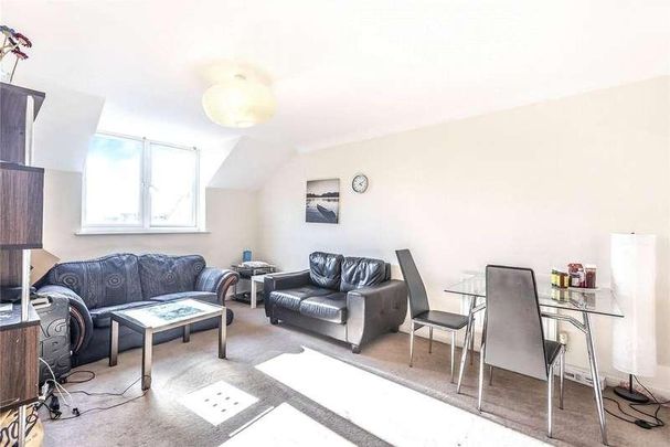 Aveley House, Iliffe Close, Reading, Berkshire, RG1 - Photo 1