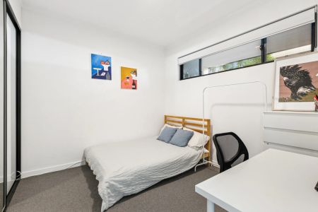 Modern Apartment Living in the Heart of Mount Lawley - Photo 2