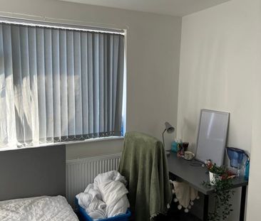 3 Bed Semi-Detached House, Stanfell Road, LE2 - Photo 4