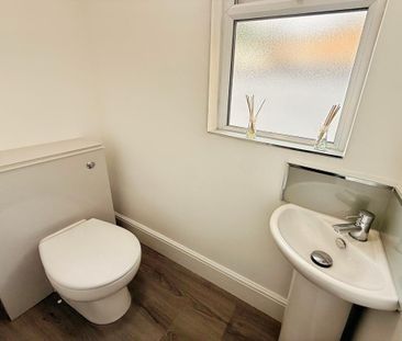 3 bedroom terraced house to rent - Photo 5