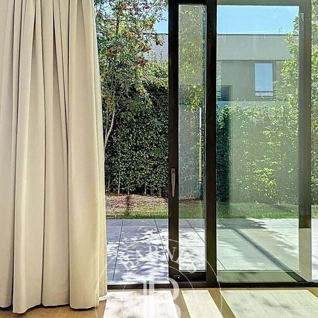 Woning te huur in Ukkel voor € 3.475 met 4 slaapkamers - Photo 1