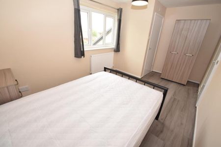 Culmington Close, Hulme, Manchester, M15 5HR - Photo 4