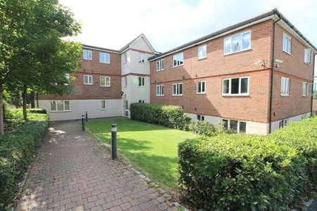 Treetop Close, Luton, Bedfordshire, LU2 - Photo 3