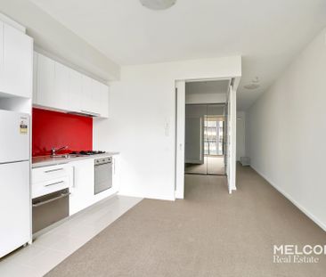 MODERN, CONVENIENT AND SPACIOUS 2 BEDROOM - WHITE GOODS ONLY - Photo 3