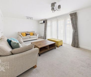 4 bedroom detached house to rent - Photo 3