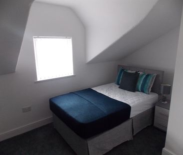 9 bedroom private hall to rent - Photo 3