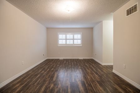 For Lease - 6 Messina Avenue, Brampton, Ontario - Photo 3