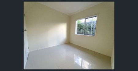 Private and Comfortable 3-Bedroom Back Unit in Inala - Photo 4