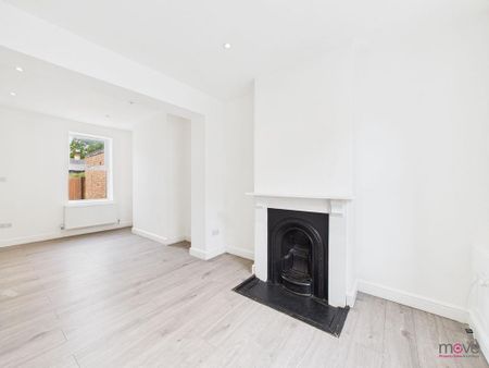 2 bedroom terraced house to rent - Photo 2