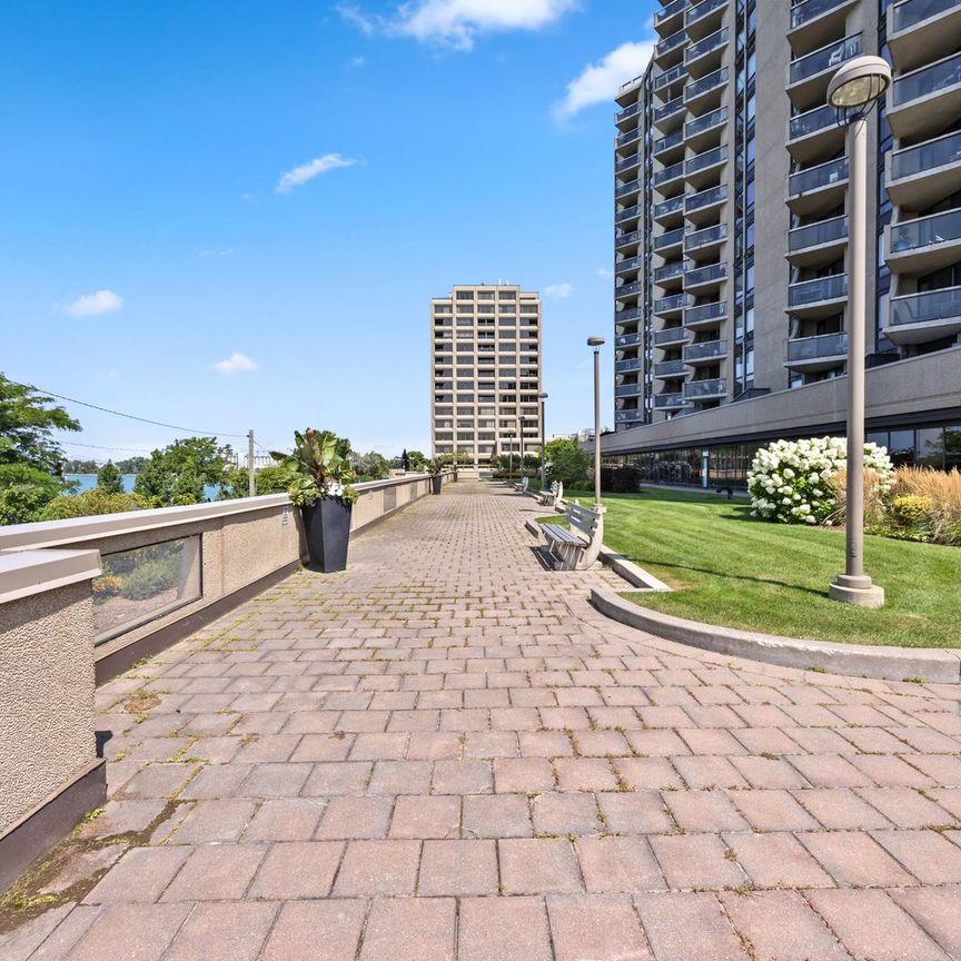 Welcome to Your Fully Furnished, Waterfront Retreat in Downtown Sarnia - Photo 1