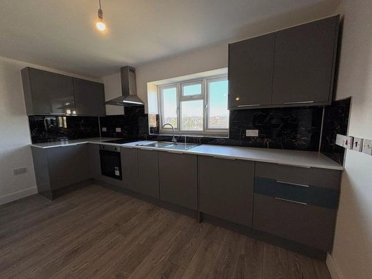 3 bedroom apartment to rent - Photo 1