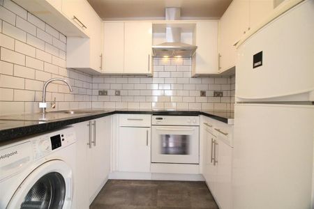 2 bedroom flat to rent - Photo 4