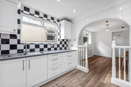 Colchester Avenue, E12, Property for rent - Photo 4