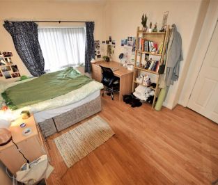 3 bedroom House in Brudenell Road, Leeds - Photo 5