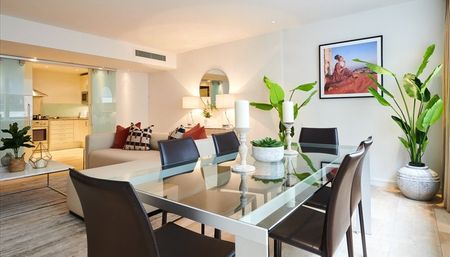 A Bright First Floor Apartment in Kensington with Terrace - Photo 2